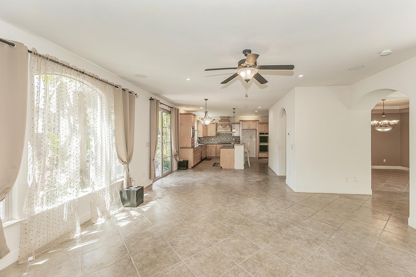 11345 N Via Montessori Dr, Fresno, CA 93730