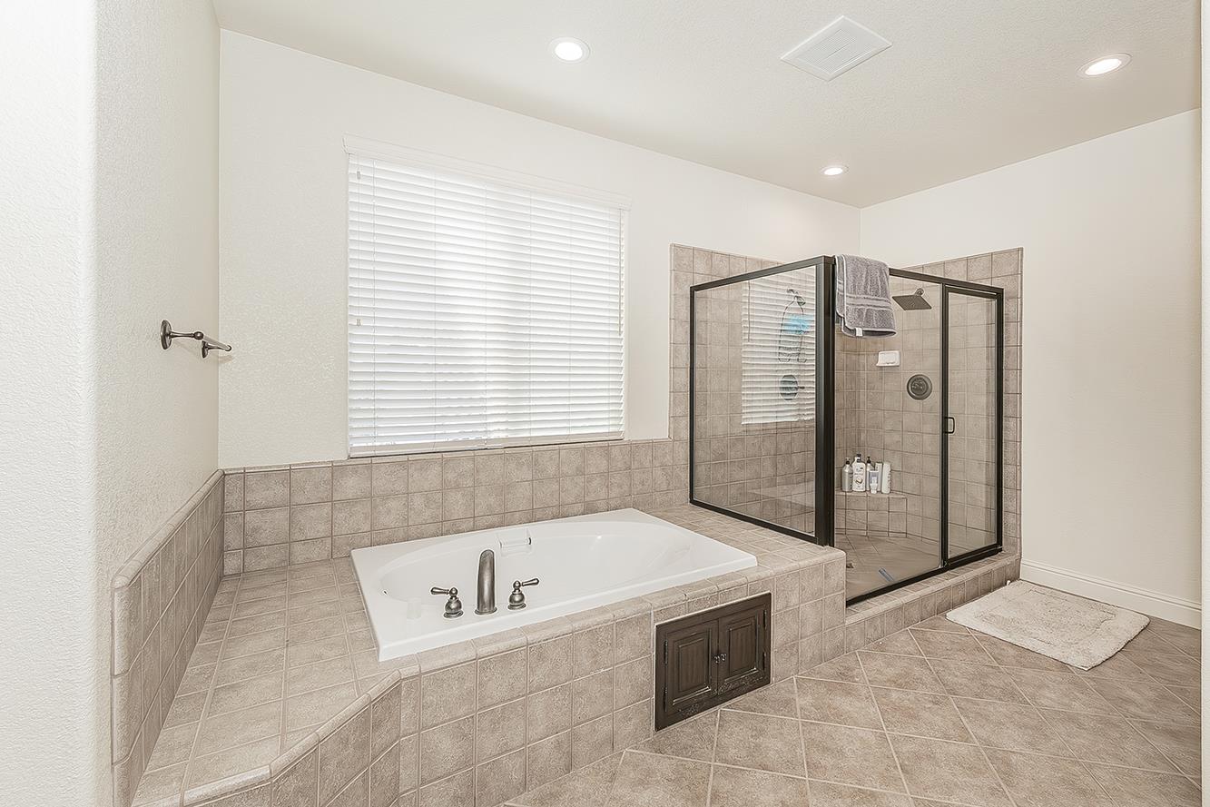 11345 N Via Montessori Dr, Fresno, CA 93730