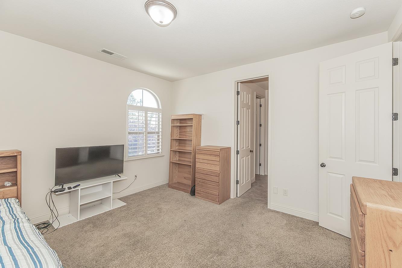 11345 N Via Montessori Dr, Fresno, CA 93730