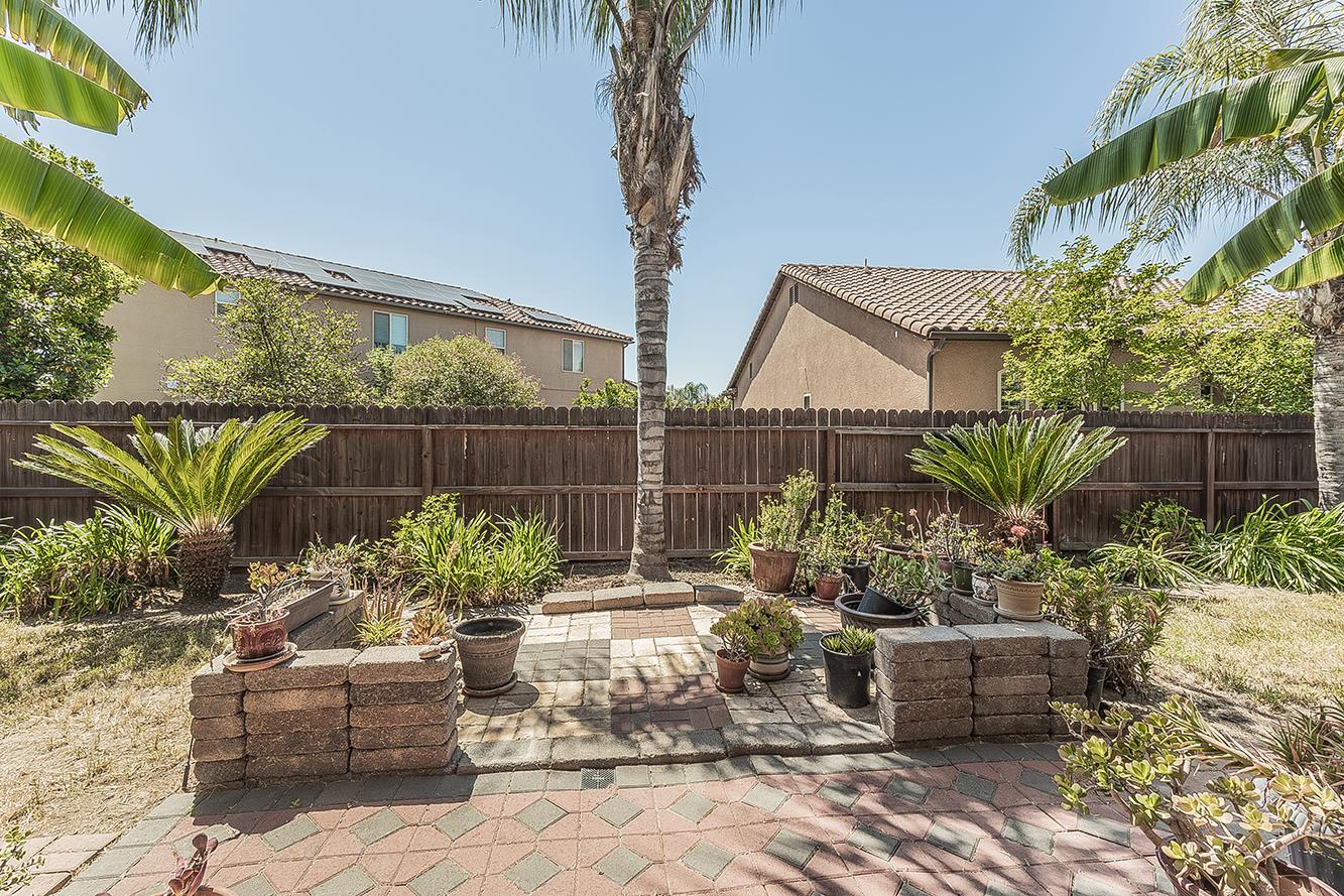 11345 N Via Montessori Dr, Fresno, CA 93730