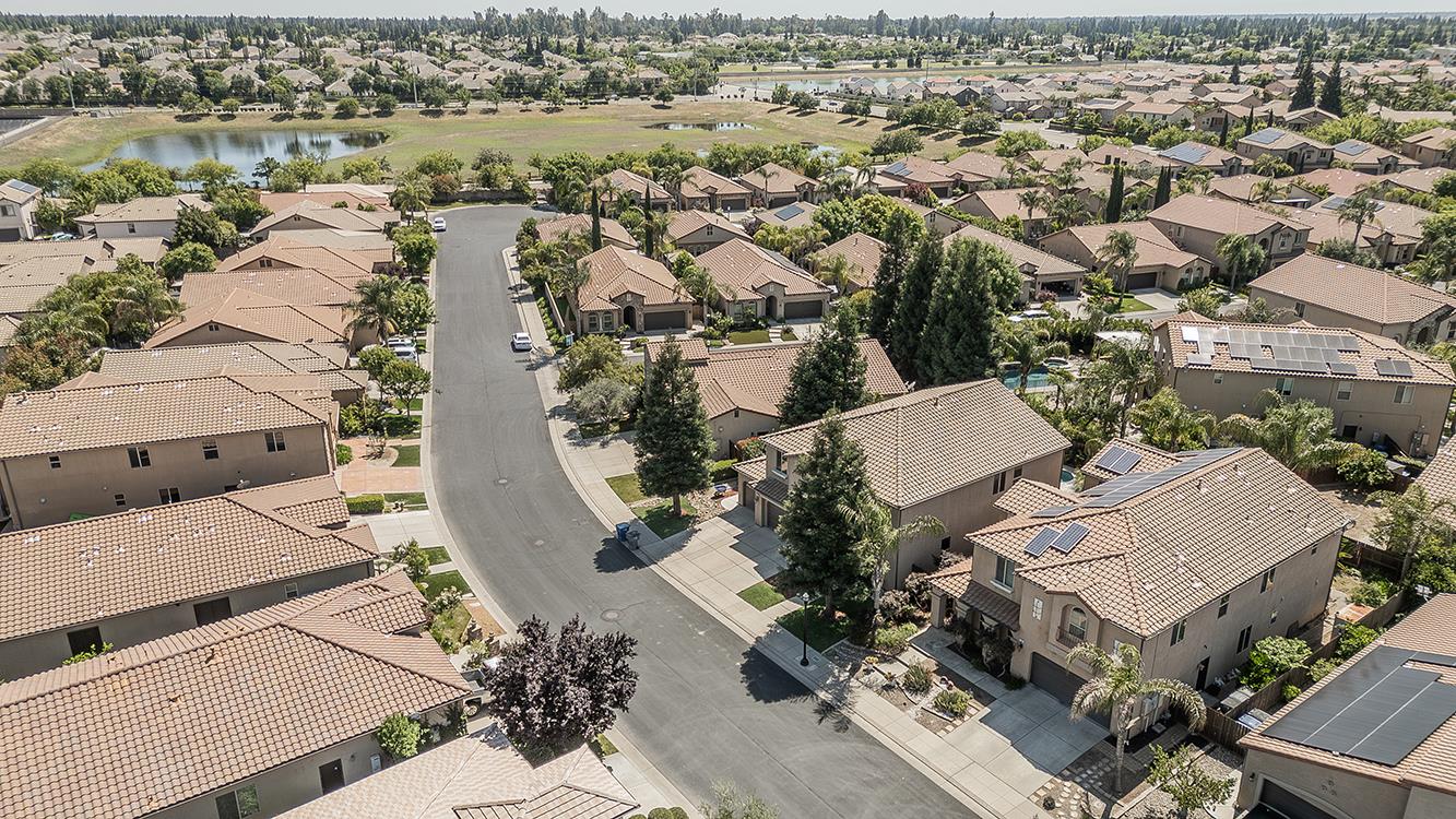 11345 N Via Montessori Dr, Fresno, CA 93730