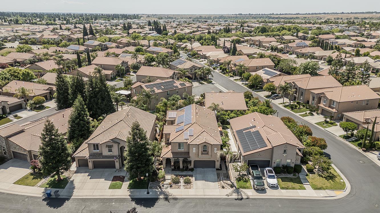 11345 N Via Montessori Dr, Fresno, CA 93730