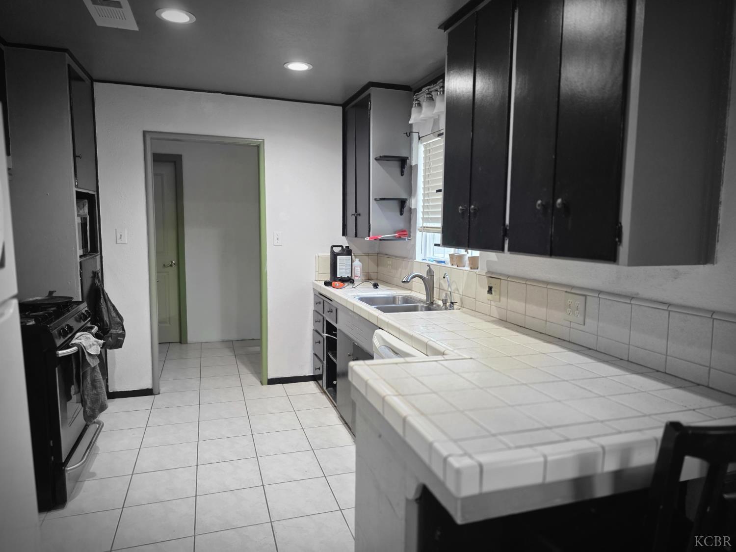 275 Ida Way, Hanford, CA 93230