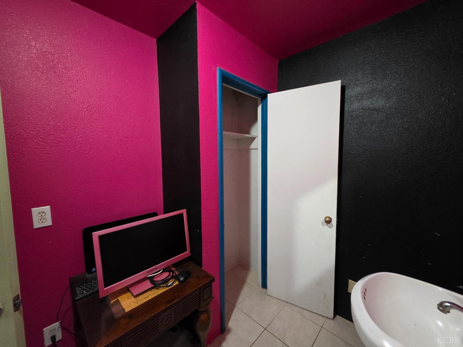 275 Ida Way, Hanford, CA 93230