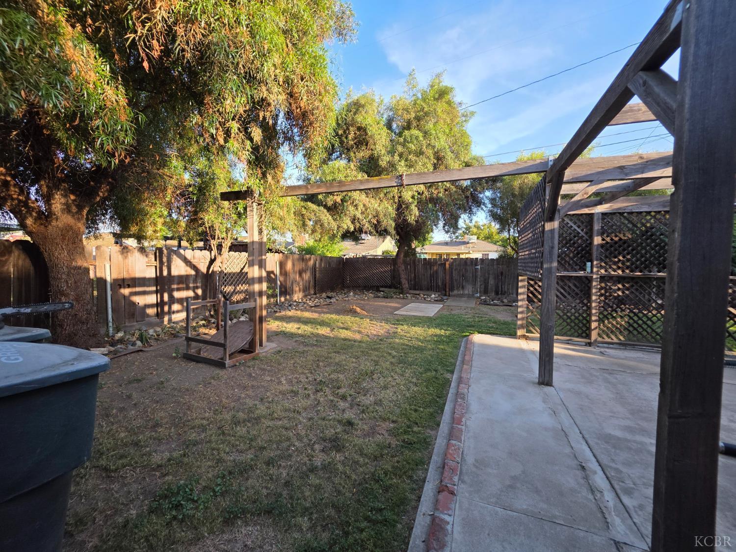 275 Ida Way, Hanford, CA 93230