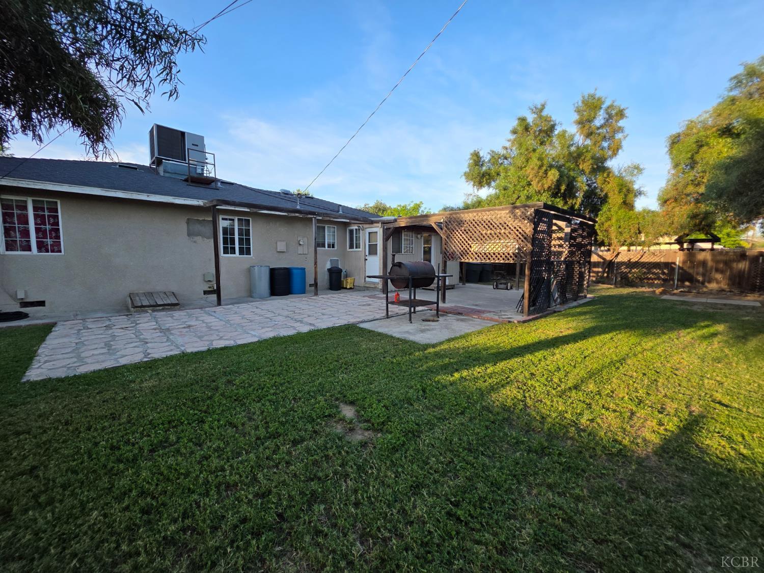 275 Ida Way, Hanford, CA 93230