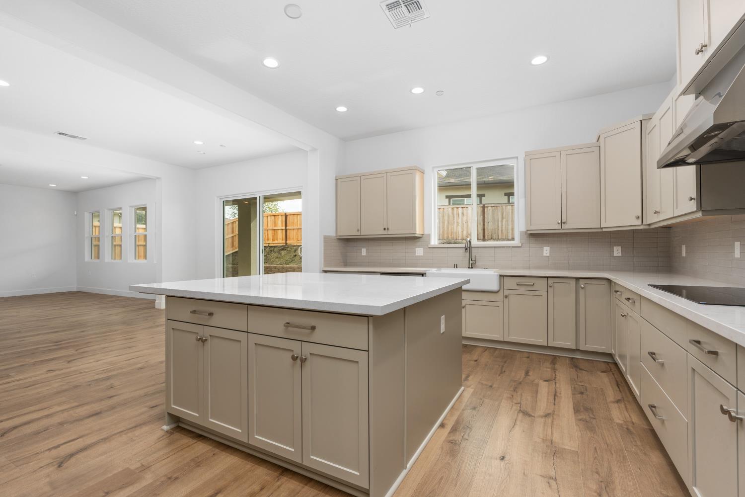 4522 Iron Creek Ct, Friant, CA 93626