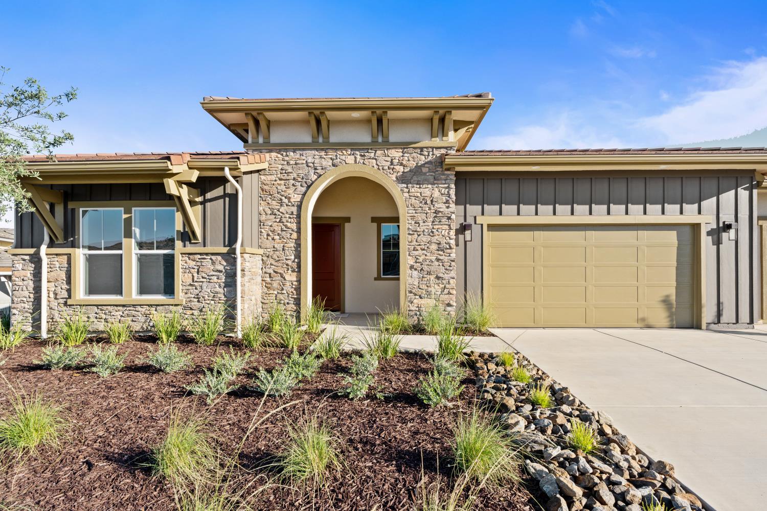 4527 Iron Creek Ct, Friant, CA 93626
