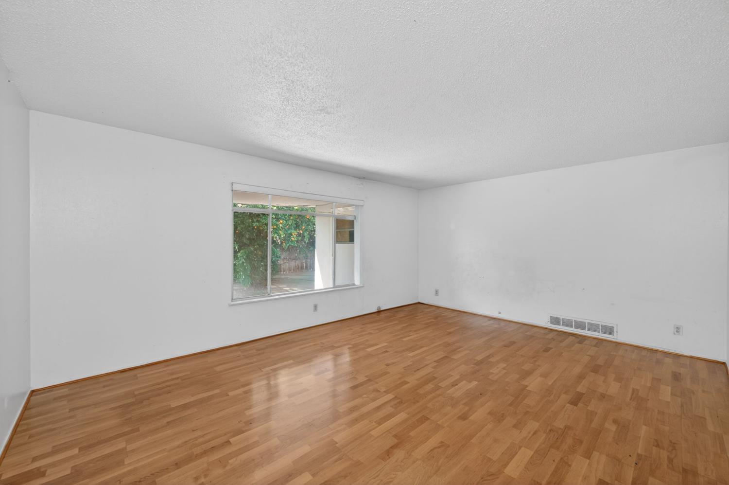3144 E Santa Ana Ave, Fresno, CA 93726