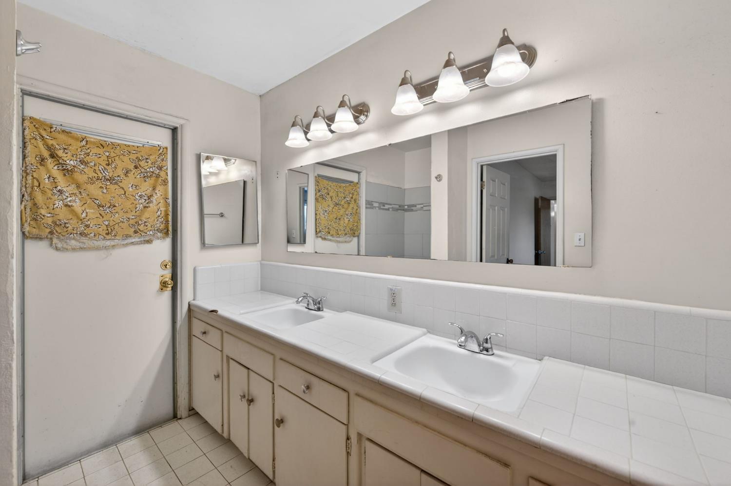 3144 E Santa Ana Ave, Fresno, CA 93726