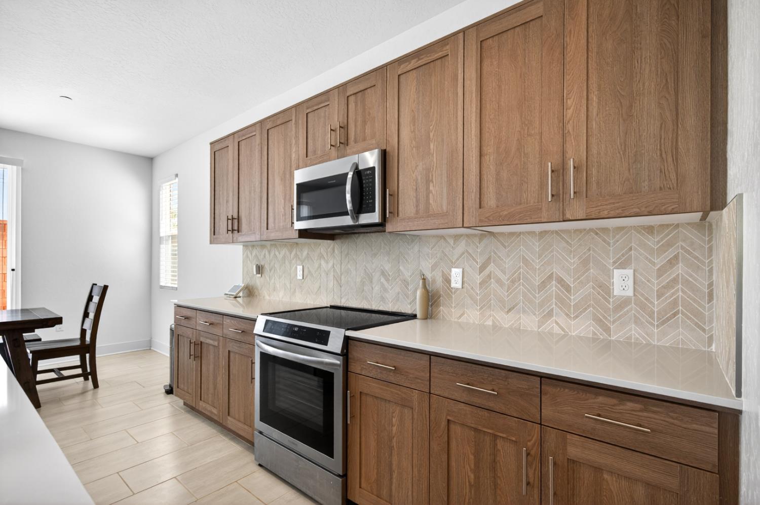 11382 N La Brisa Dr, Fresno, CA 93730