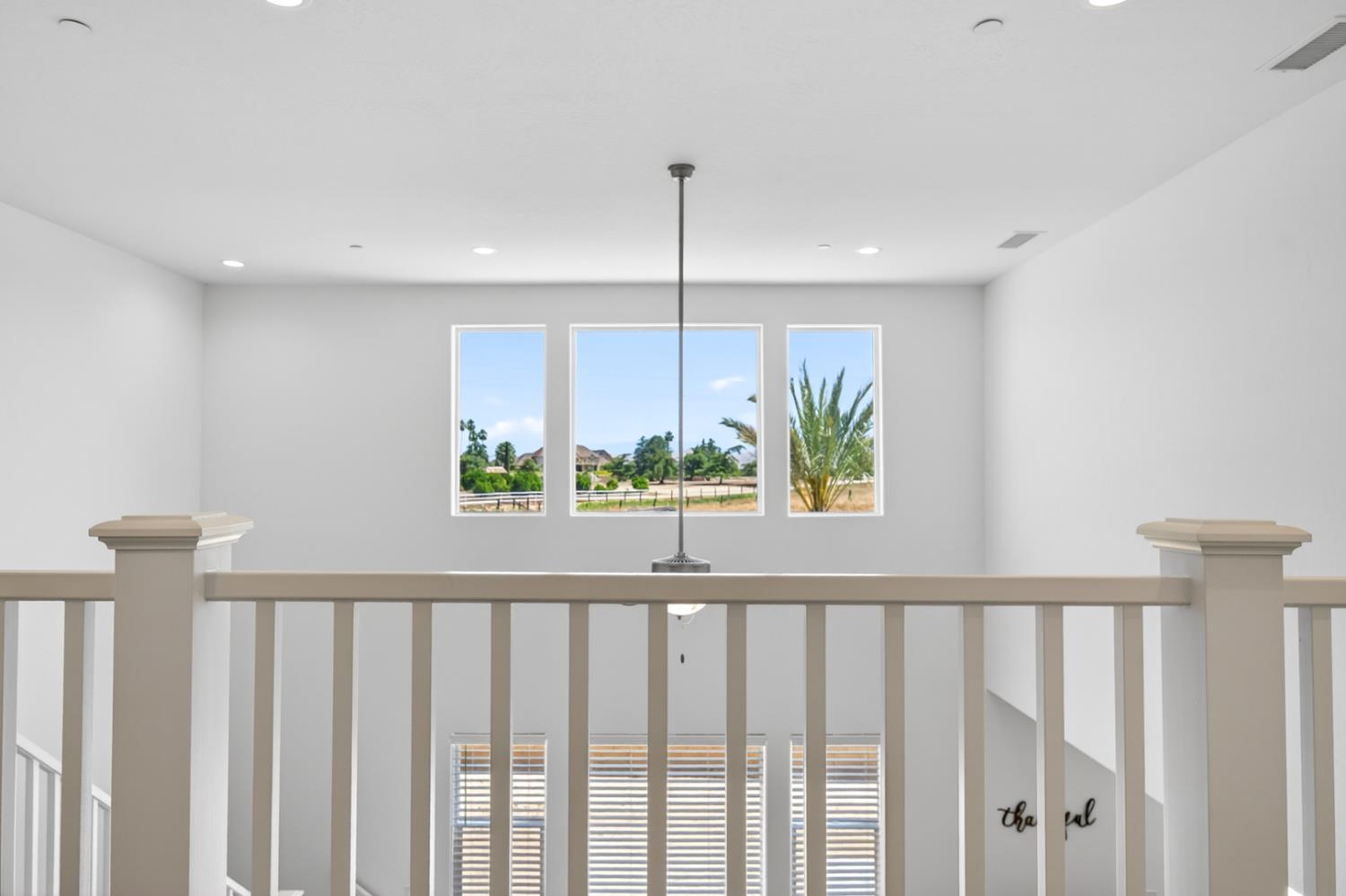 11382 N La Brisa Dr, Fresno, CA 93730