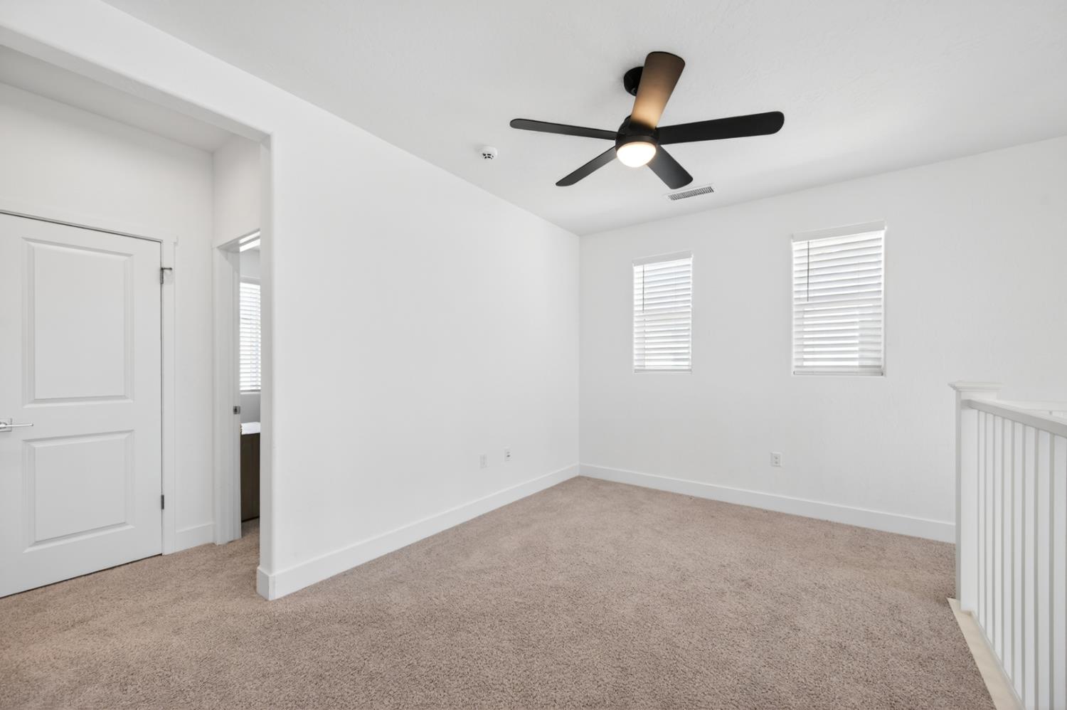 11382 N La Brisa Dr, Fresno, CA 93730