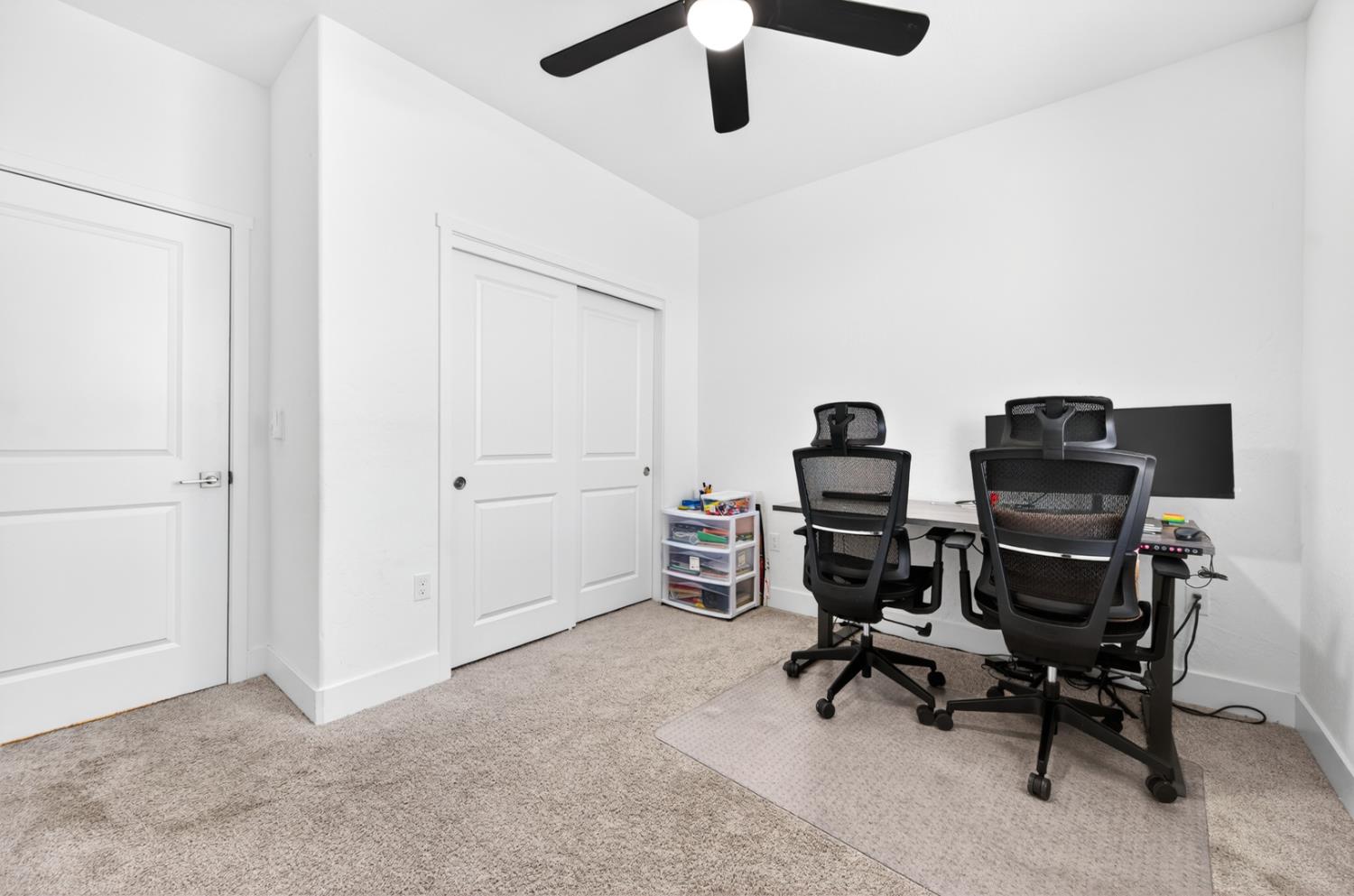 11382 N La Brisa Dr, Fresno, CA 93730