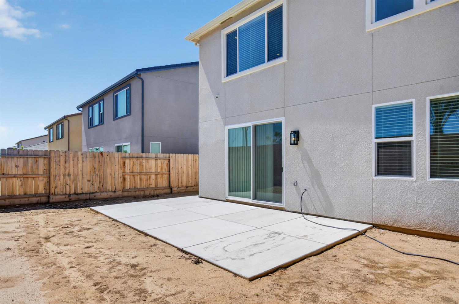 11382 N La Brisa Dr, Fresno, CA 93730