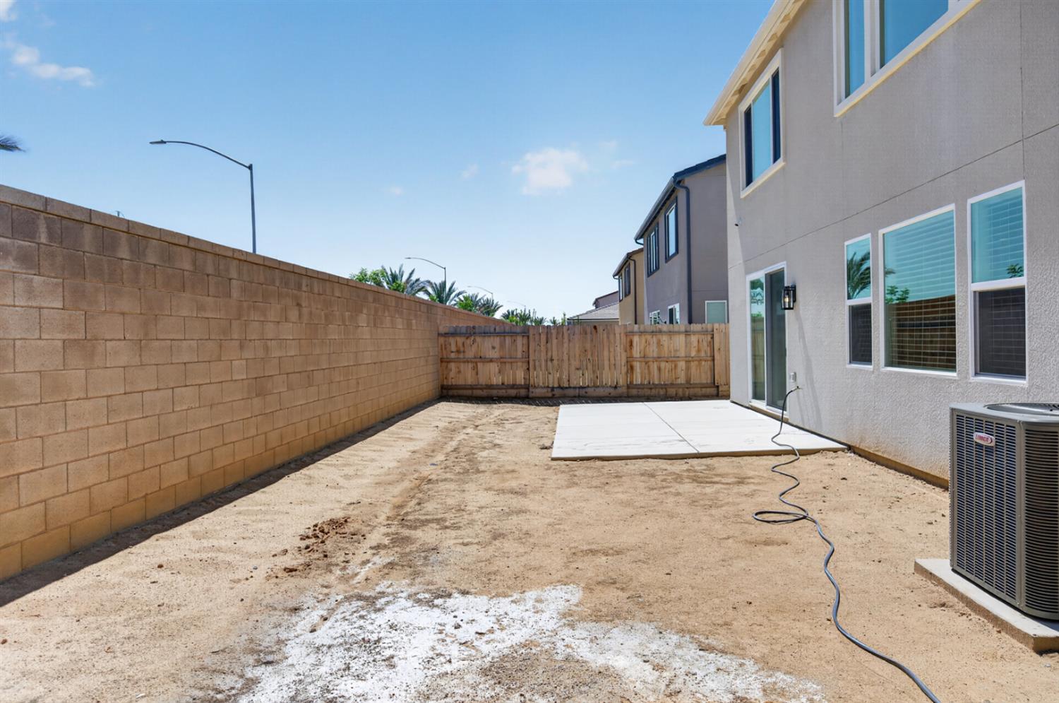 11382 N La Brisa Dr, Fresno, CA 93730