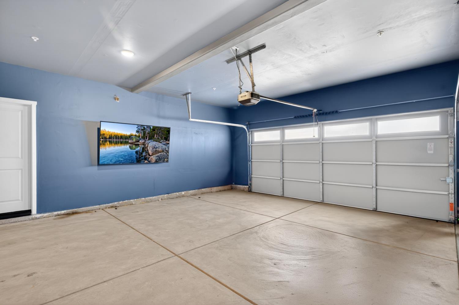 11382 N La Brisa Dr, Fresno, CA 93730