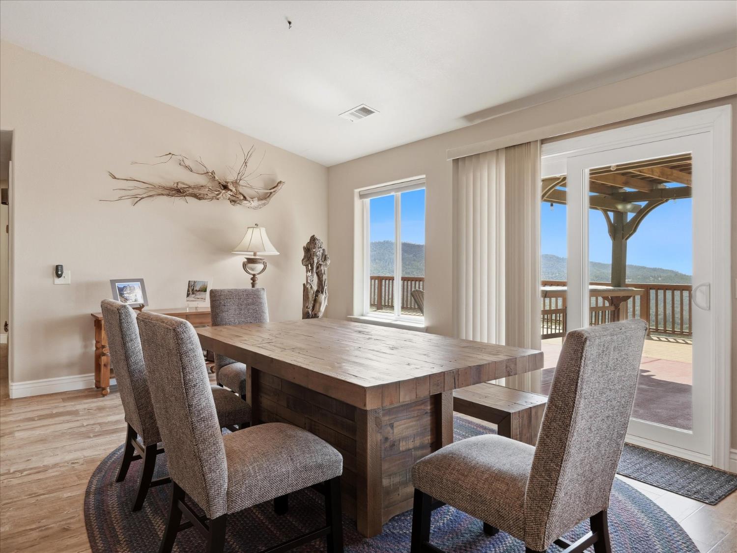 39380 Suncrest Ct, Oakhurst, CA 93644