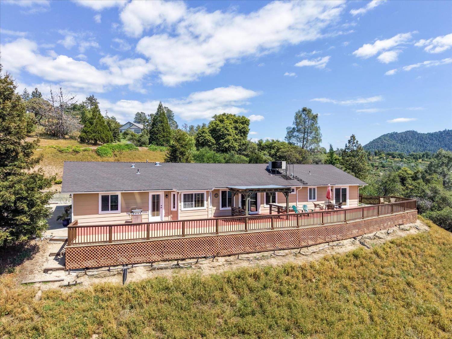 39380 Suncrest Ct, Oakhurst, CA 93644