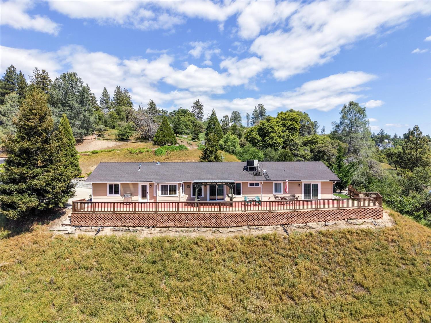 39380 Suncrest Ct, Oakhurst, CA 93644