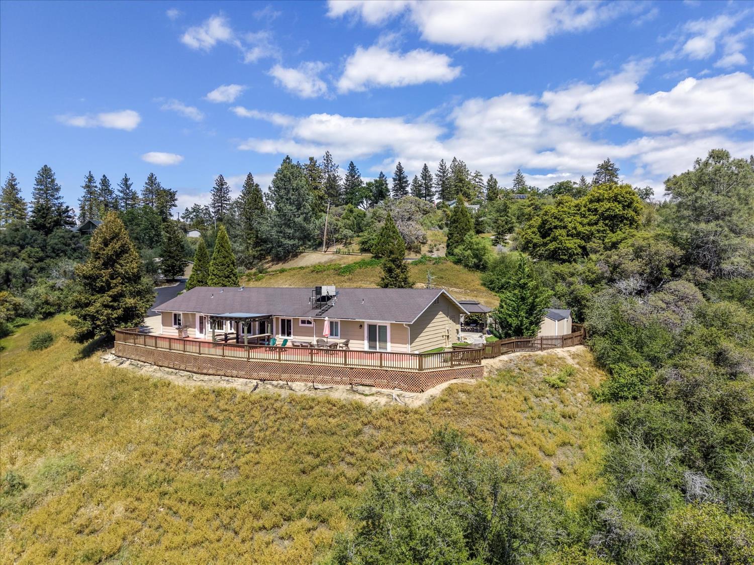 39380 Suncrest Ct, Oakhurst, CA 93644