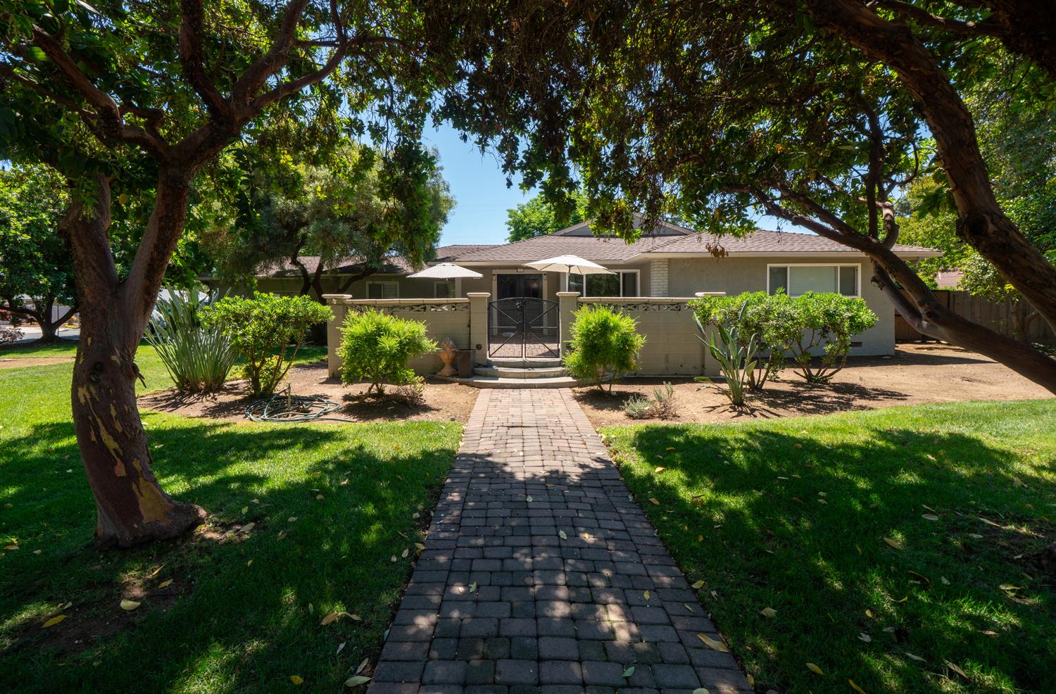 1745 W San Madele Ave, Fresno, CA 93711