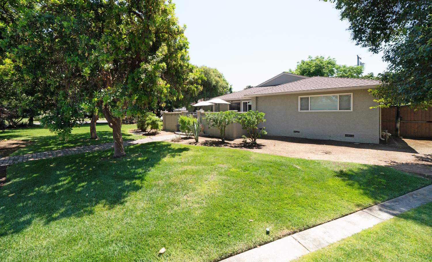 1745 W San Madele Ave, Fresno, CA 93711