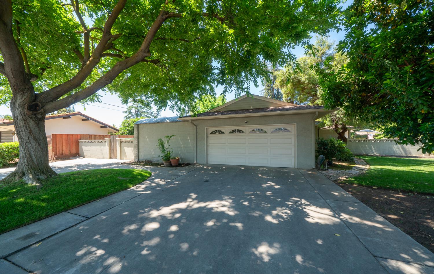 1745 W San Madele Ave, Fresno, CA 93711