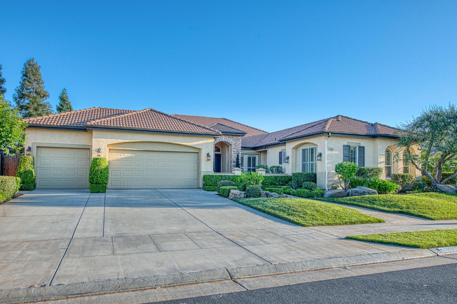 2820 Serena Ave, Clovis, CA 93619