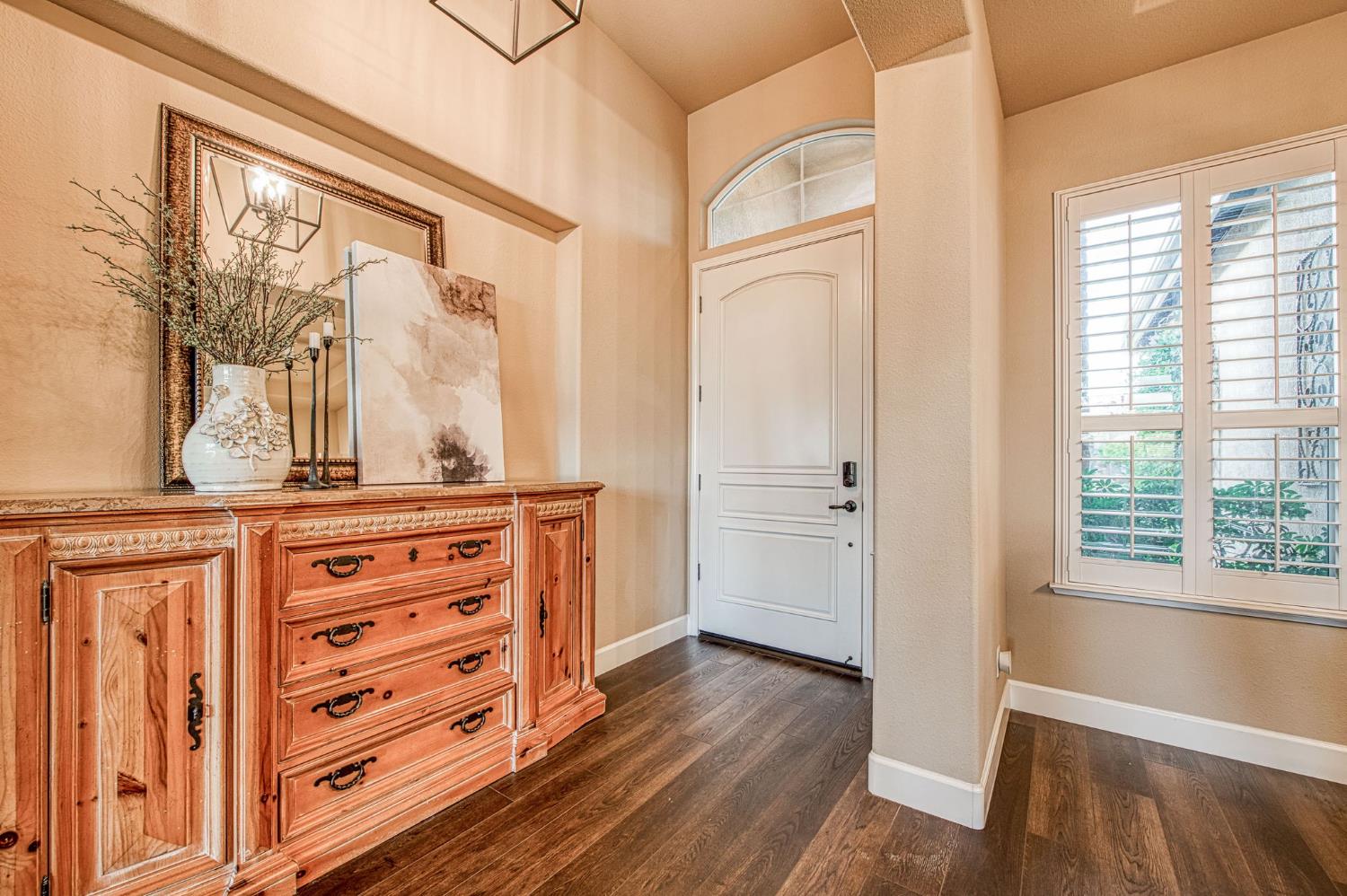 2820 Serena Ave, Clovis, CA 93619