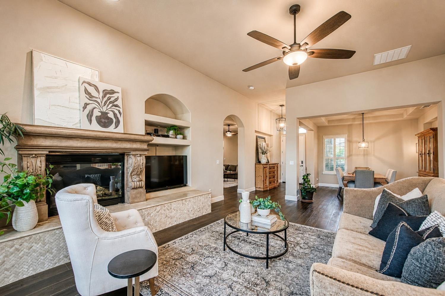 2820 Serena Ave, Clovis, CA 93619