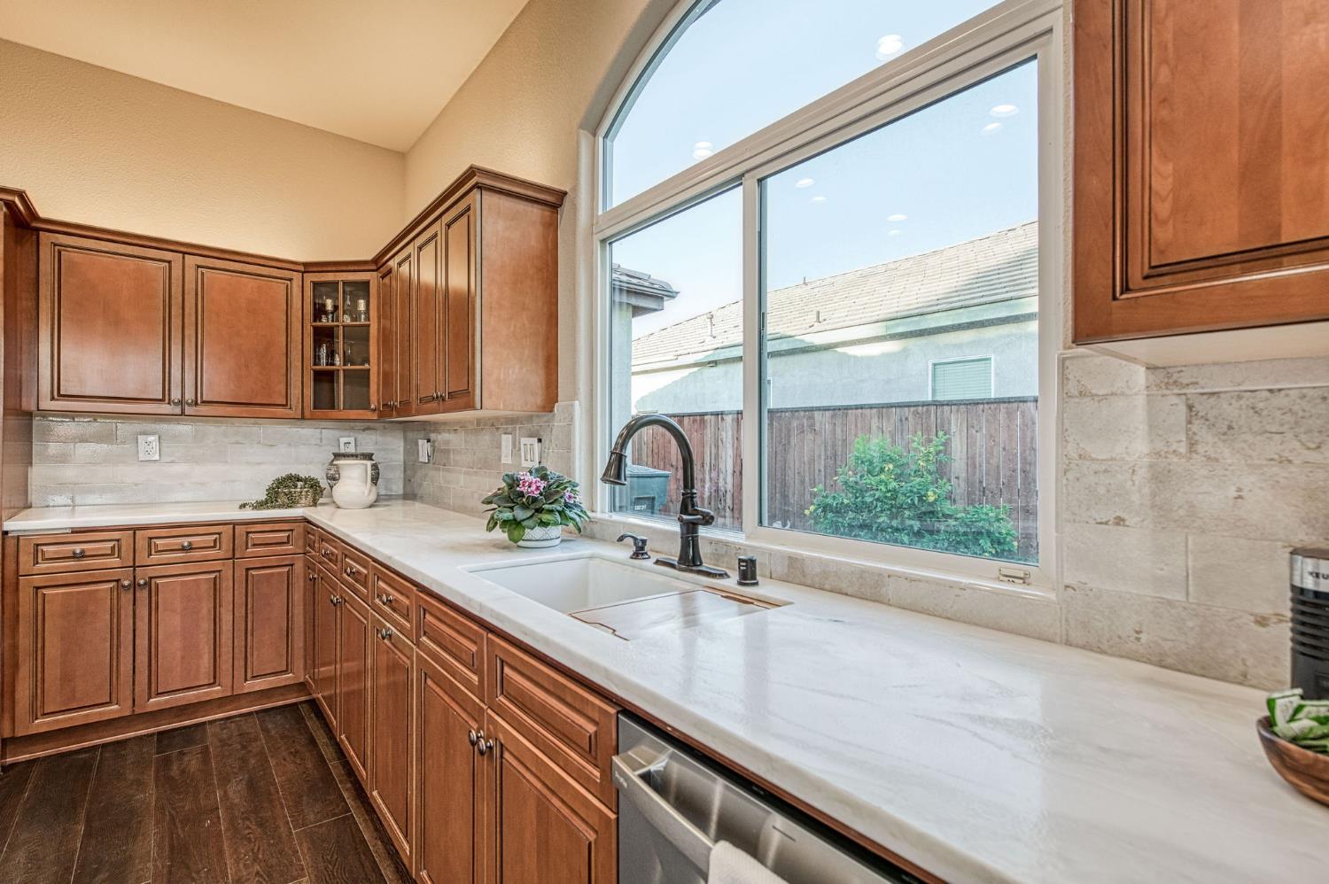 2820 Serena Ave, Clovis, CA 93619