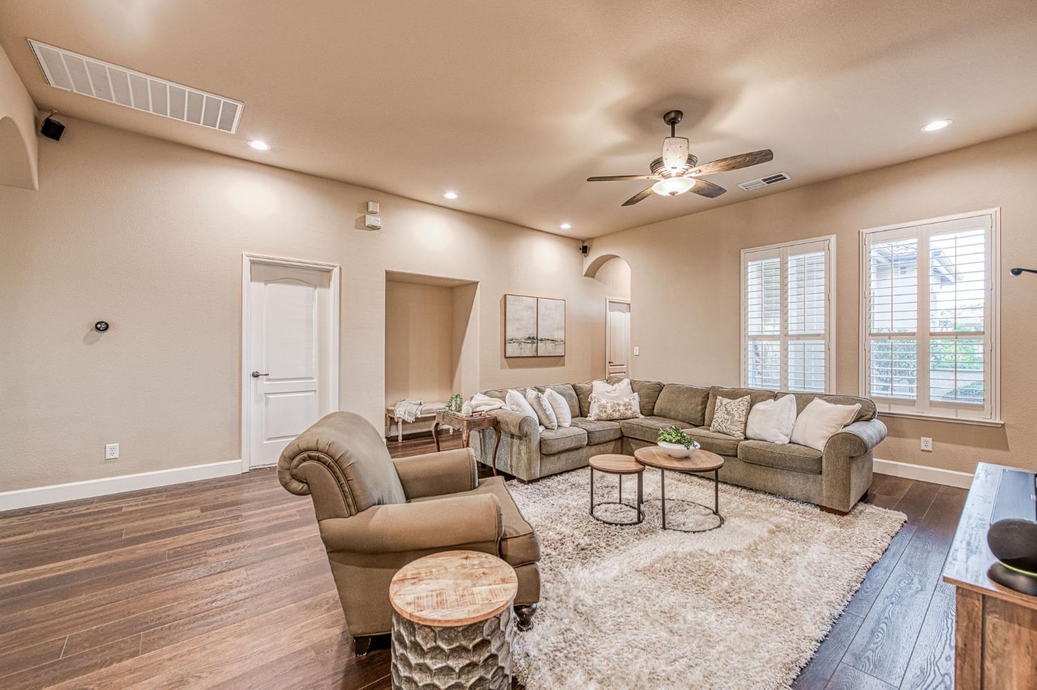 2820 Serena Ave, Clovis, CA 93619