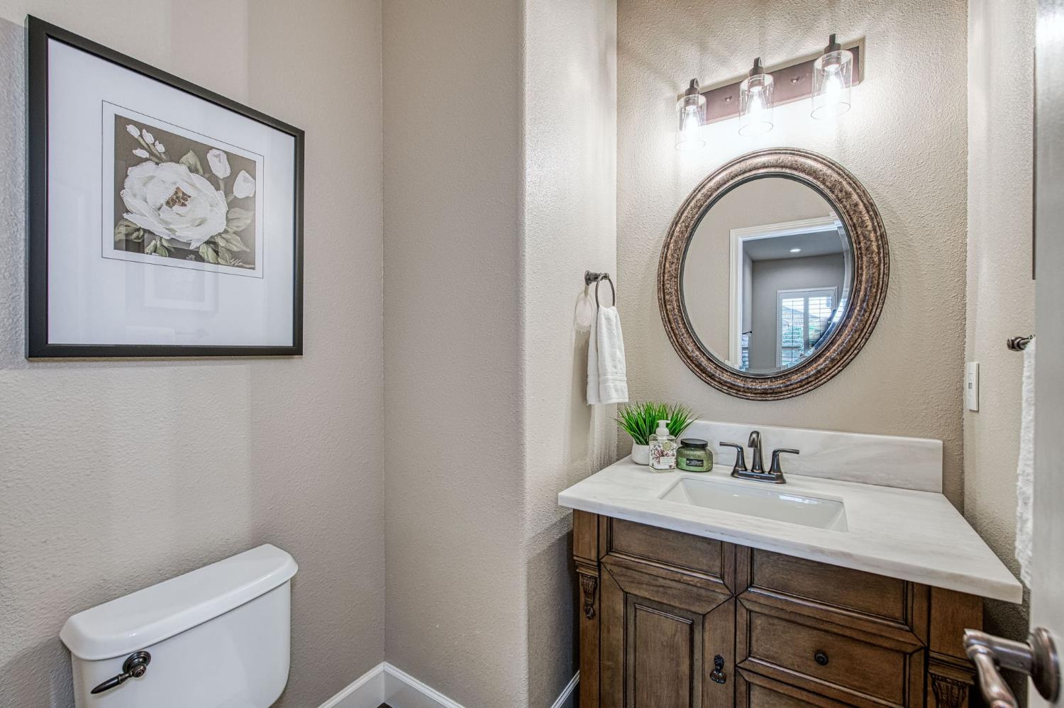 2820 Serena Ave, Clovis, CA 93619