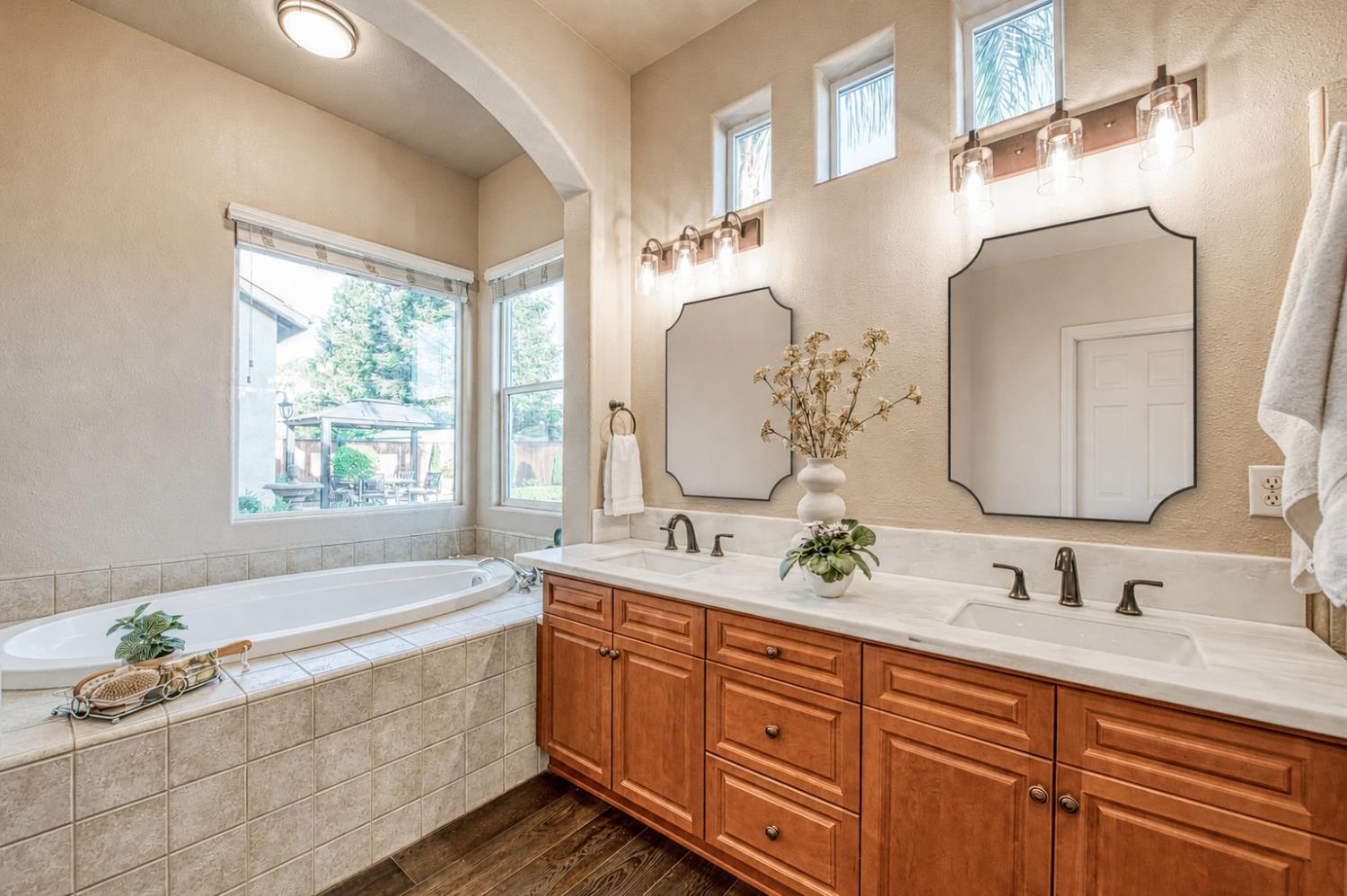 2820 Serena Ave, Clovis, CA 93619