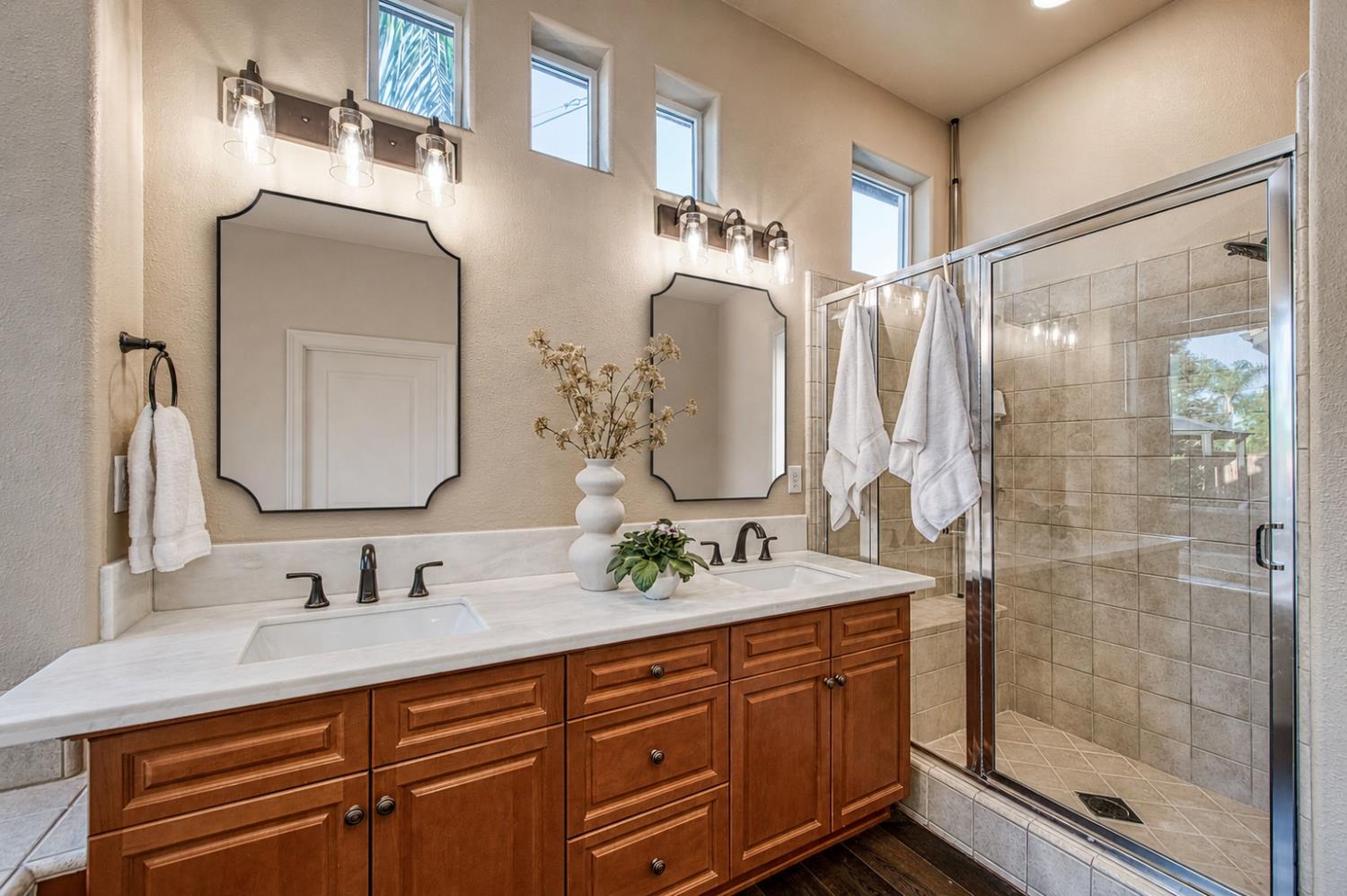 2820 Serena Ave, Clovis, CA 93619
