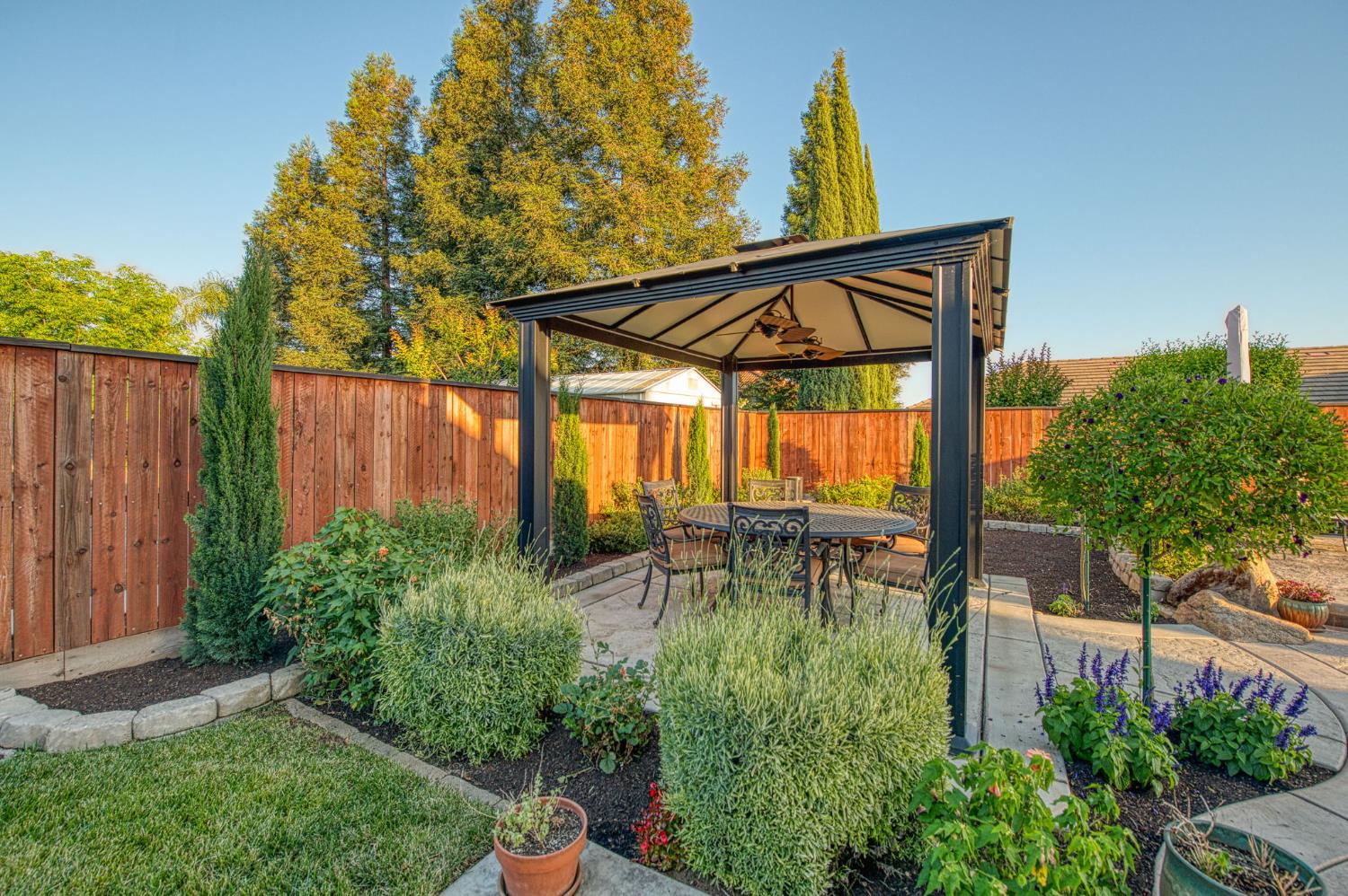 2820 Serena Ave, Clovis, CA 93619