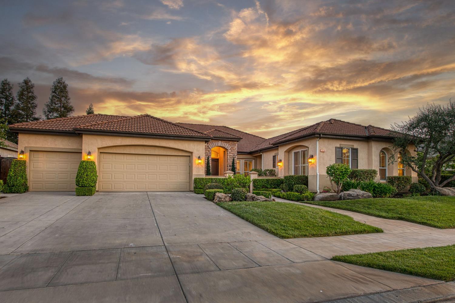 2820 Serena Ave, Clovis, CA 93619