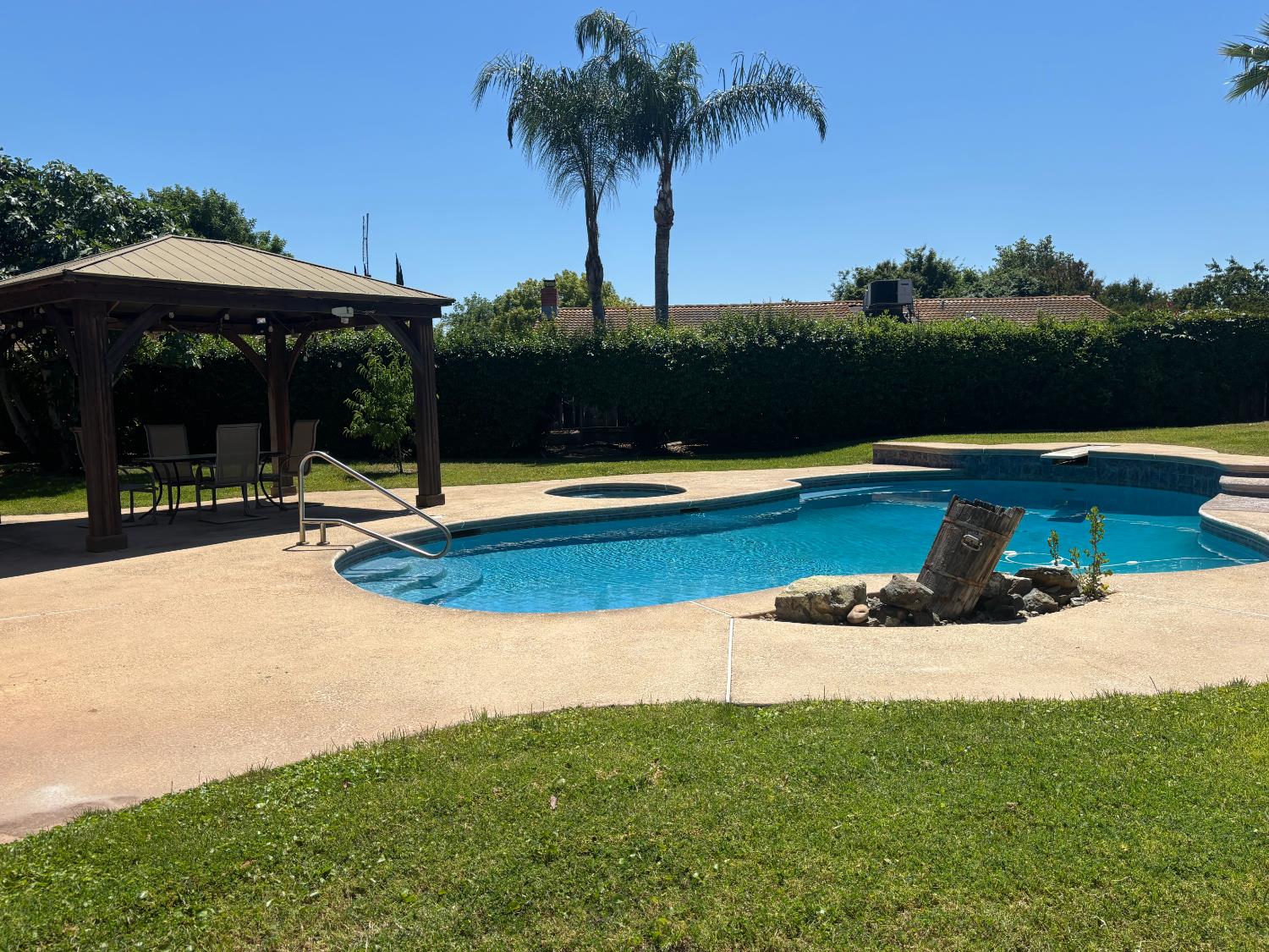 343 N Orangewood Ave, Fresno, CA 93727