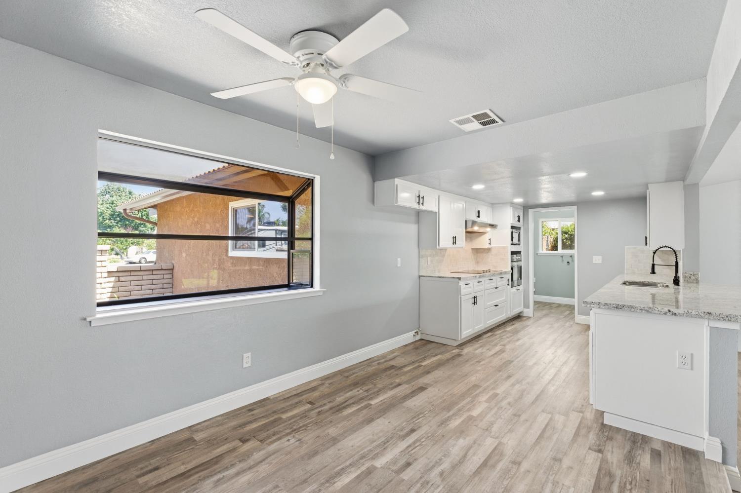 343 N Orangewood Ave, Fresno, CA 93727