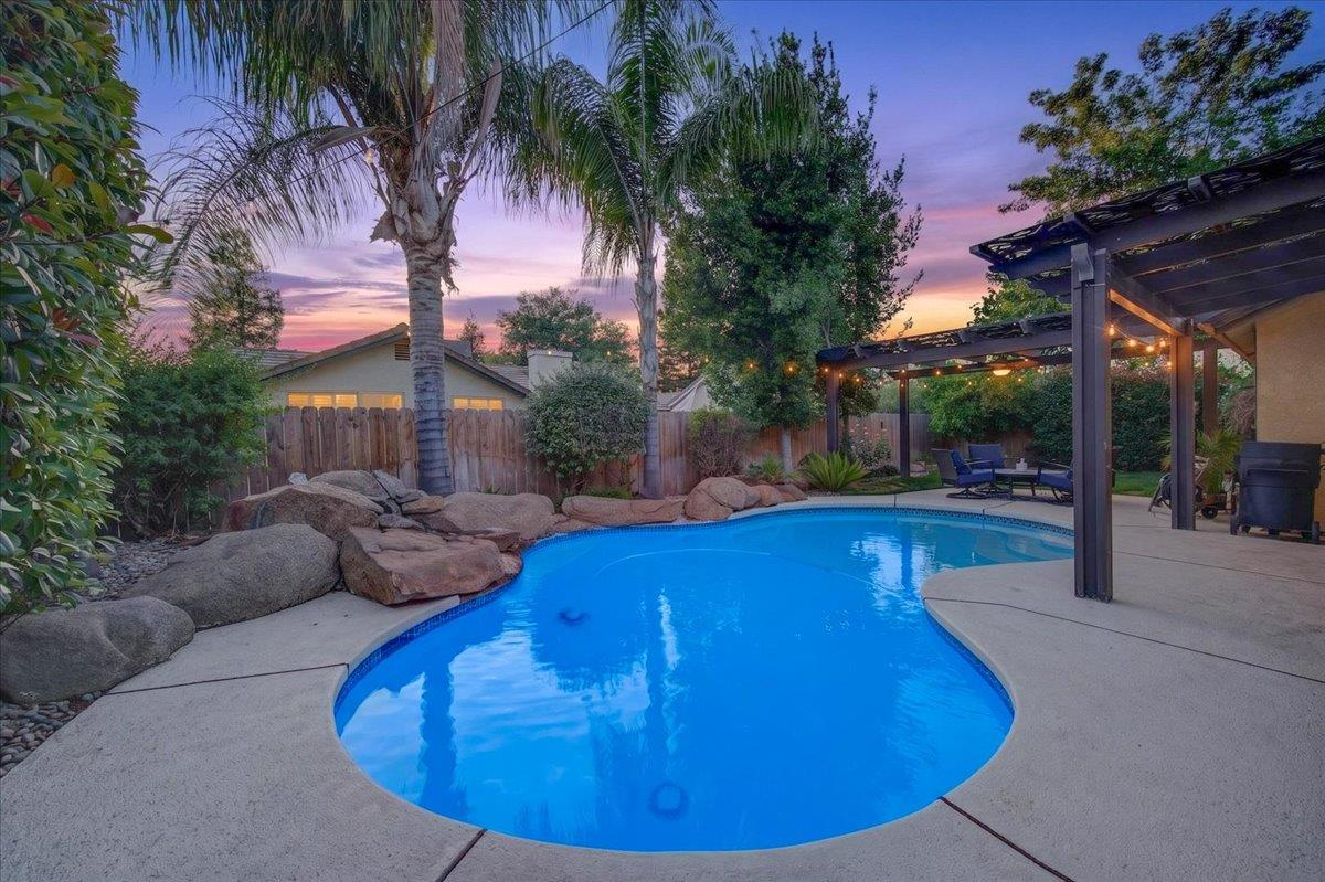 2459 N Bendel Ave, Fresno, CA 93722