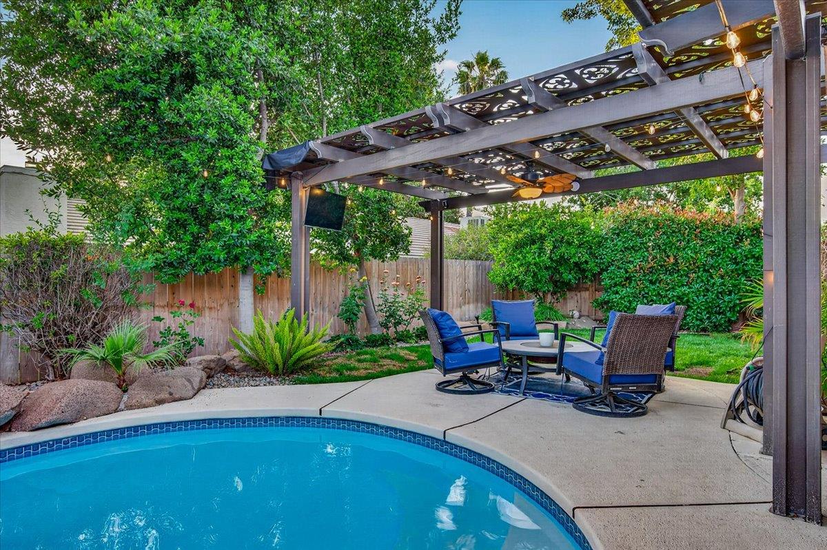 2459 N Bendel Ave, Fresno, CA 93722