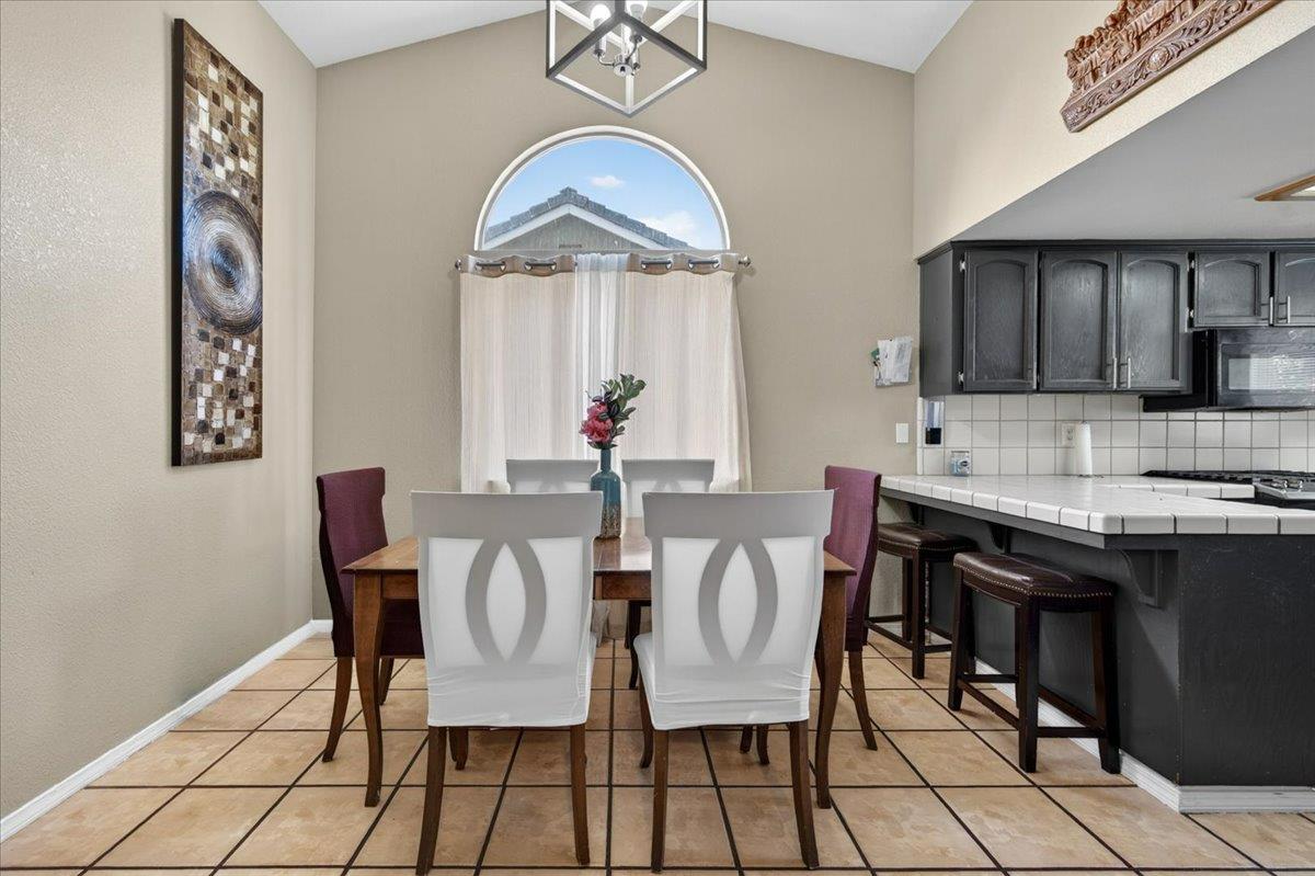 2459 N Bendel Ave, Fresno, CA 93722
