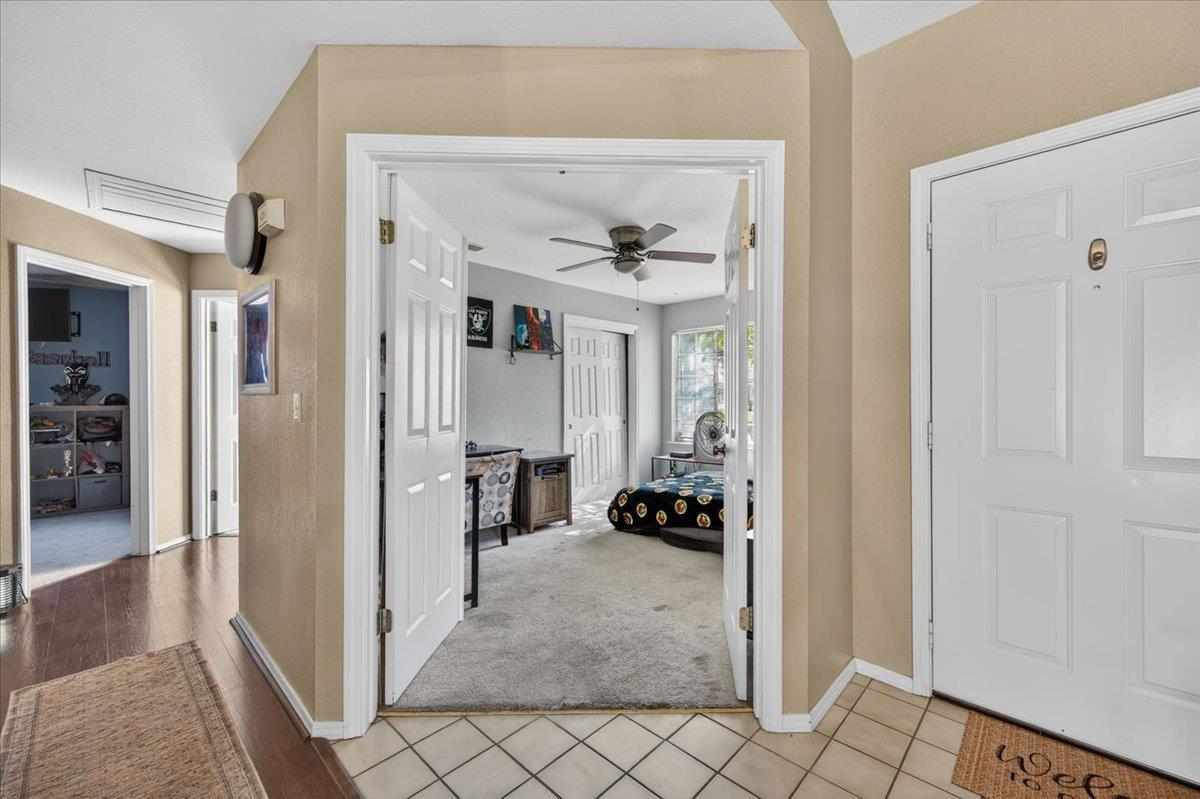 2459 N Bendel Ave, Fresno, CA 93722