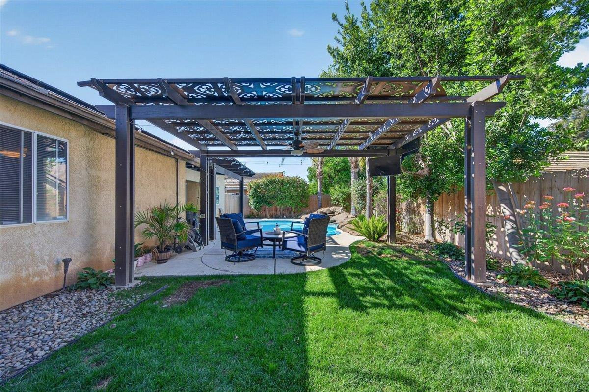 2459 N Bendel Ave, Fresno, CA 93722