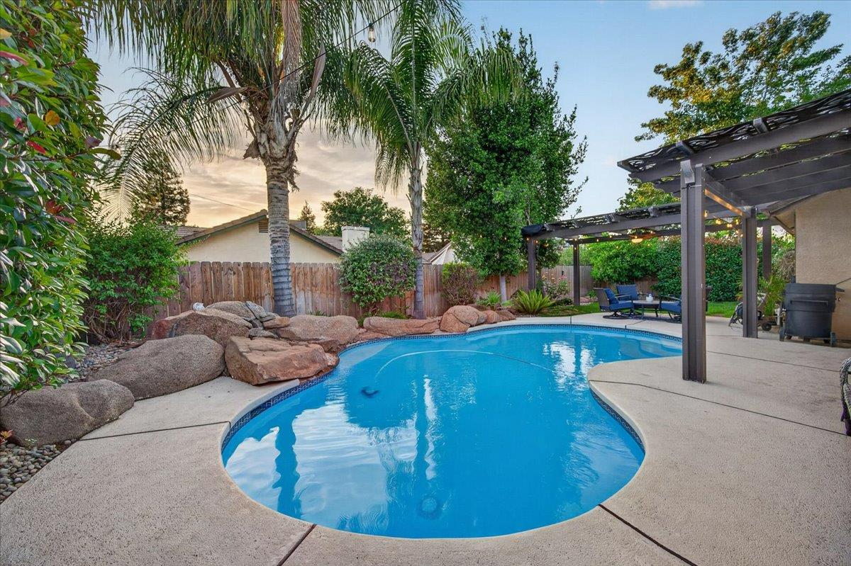 2459 N Bendel Ave, Fresno, CA 93722