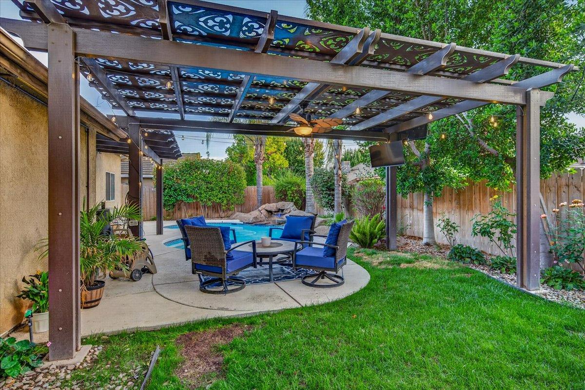2459 N Bendel Ave, Fresno, CA 93722