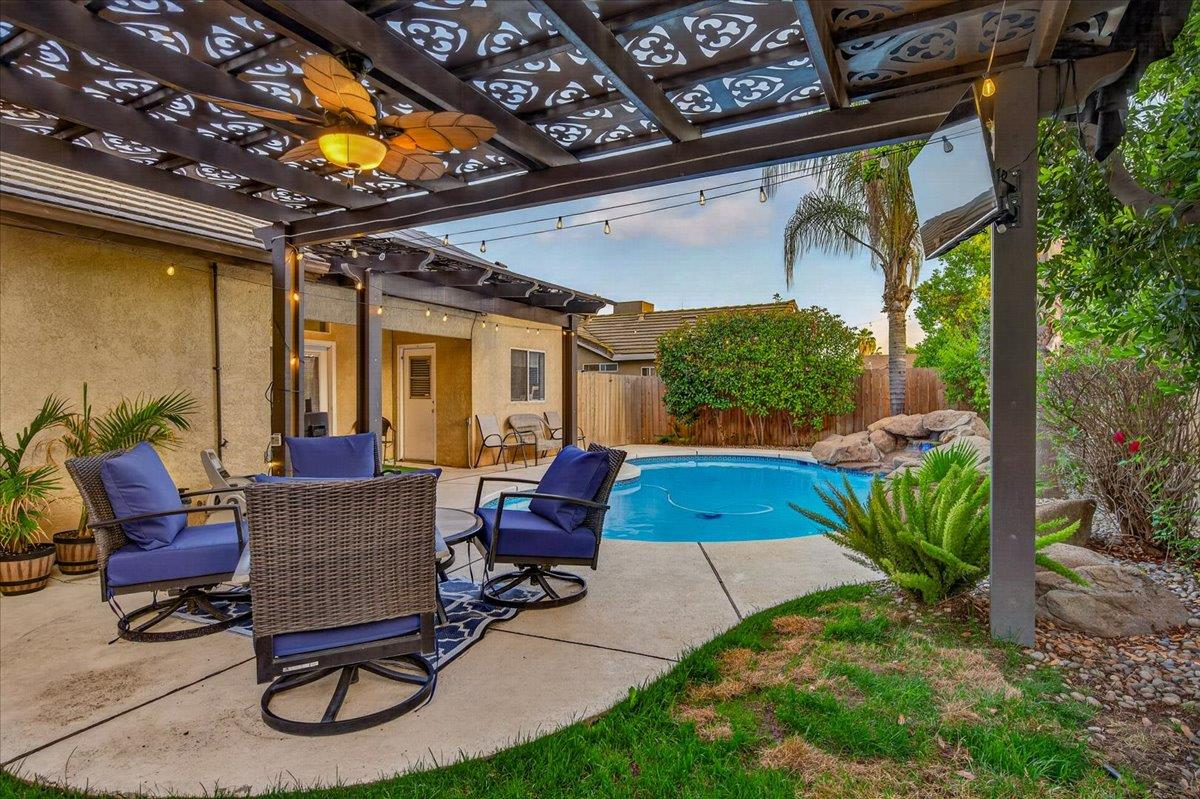 2459 N Bendel Ave, Fresno, CA 93722