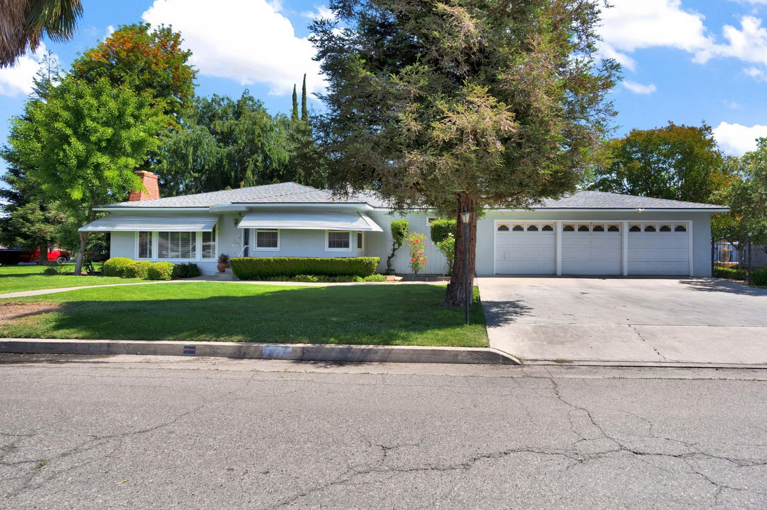 200 Lyons St, Madera, CA 93638
