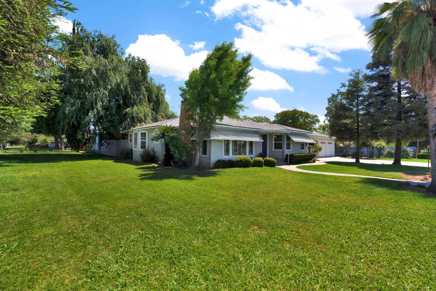200 Lyons St, Madera, CA 93638
